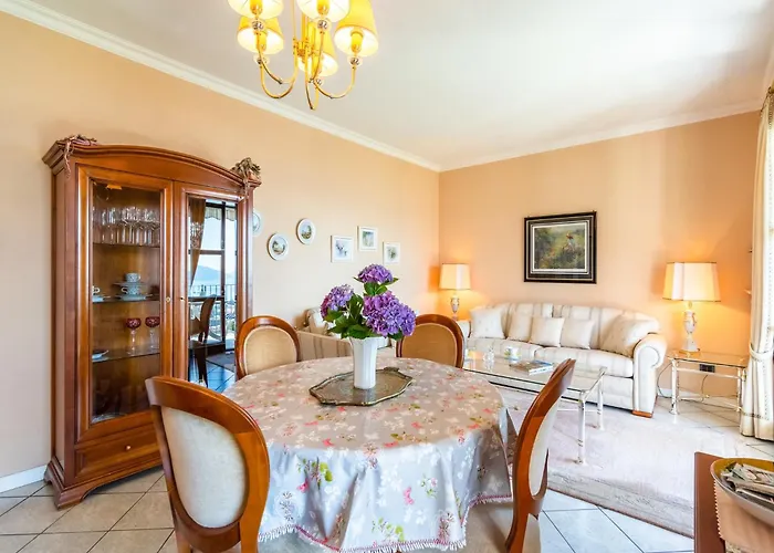 In Near Maggiore 펜션 베르바니아